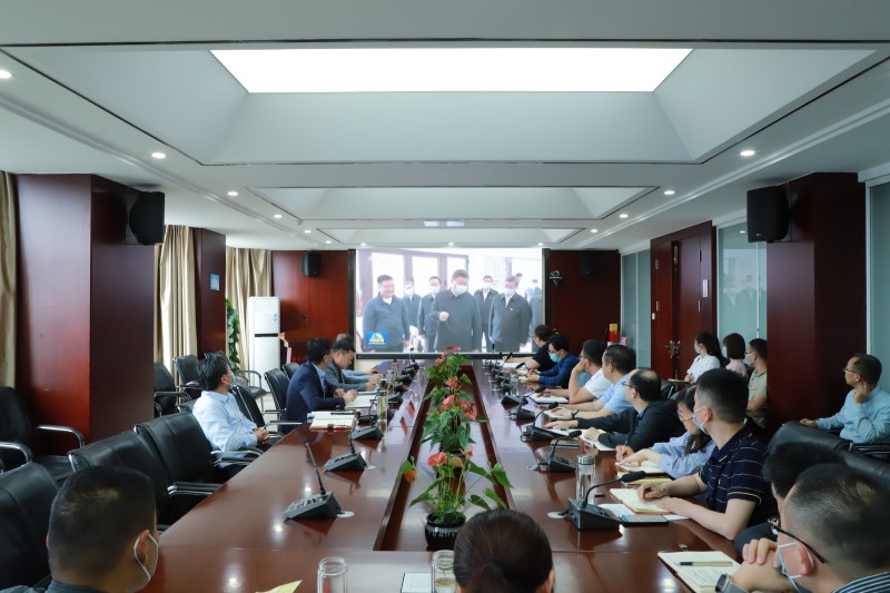 主題教育專題理論中心組學(xué)習(xí)擴大會議.jpg